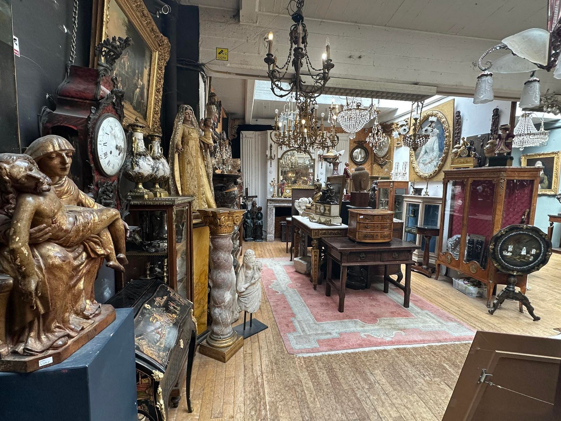 Equipe Le Bon Debarras en action lors d'un vide maison a Bruxelles